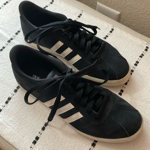 Adidas Tennis Shoe